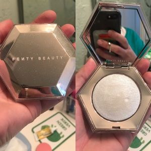 Fenty Diamond Bomb Highlighter.